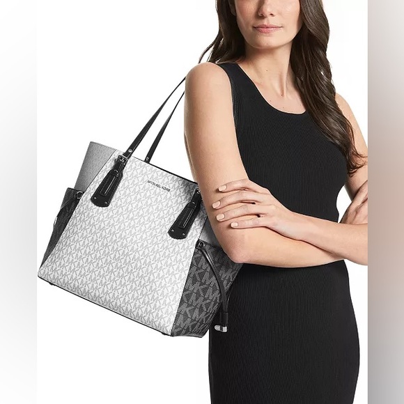 NWOT Michael Kors MICHAELMichael Kors Logo Voyager East West Tote - Picture 1 of 9